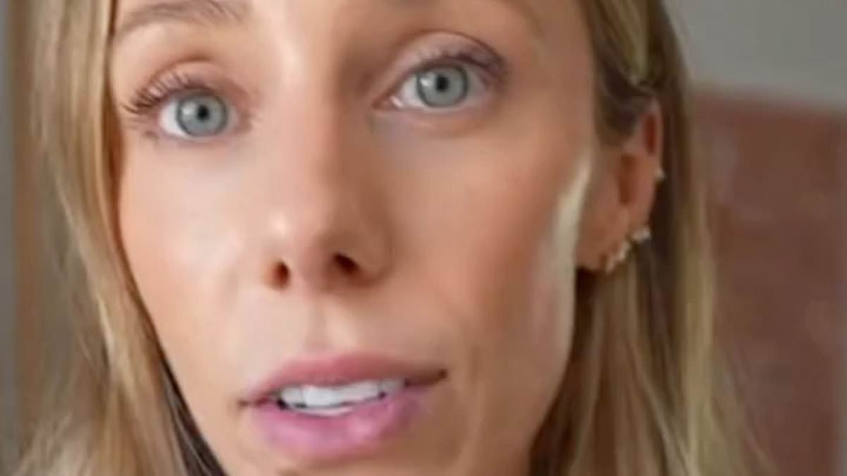 Influencer slammed for listing her pink couch on Facebook Marketplace for $6,000