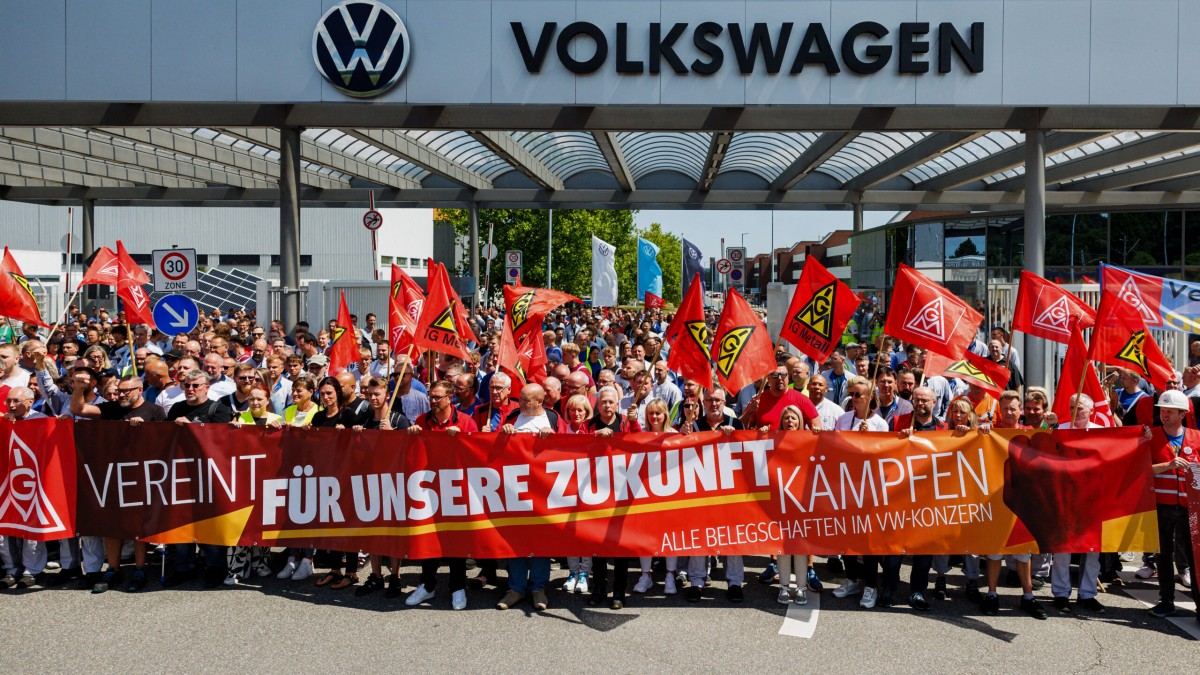 VW Group and unions disagree on plan to streamline the automaker