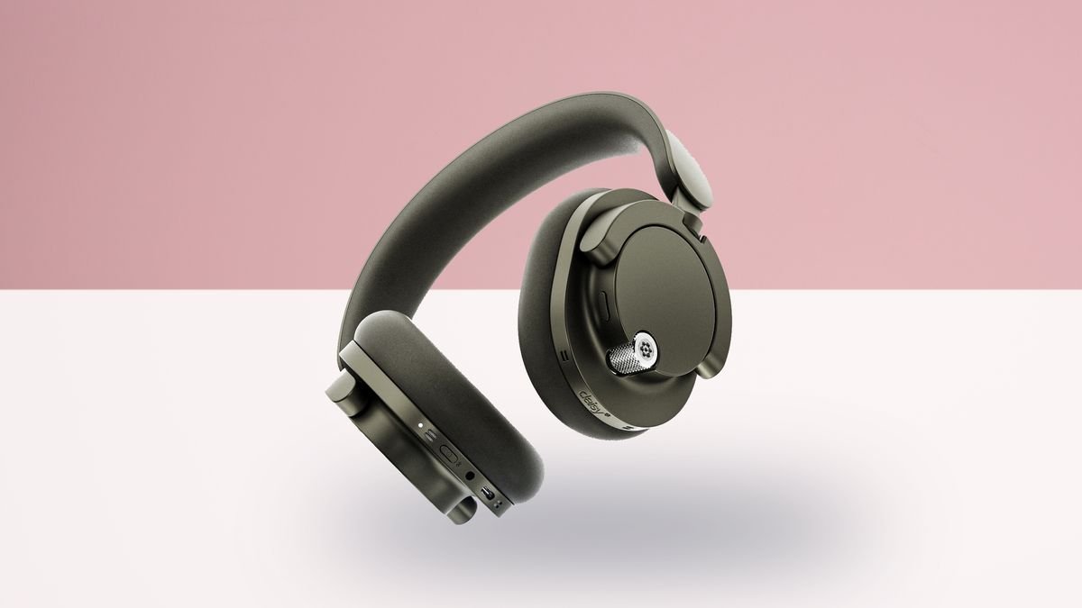 Look mom, no app: these premium headphones throw the logic of your Sonys or Boses out the window in favor of a 'Still Mode' to stay calm, and I’m all for it