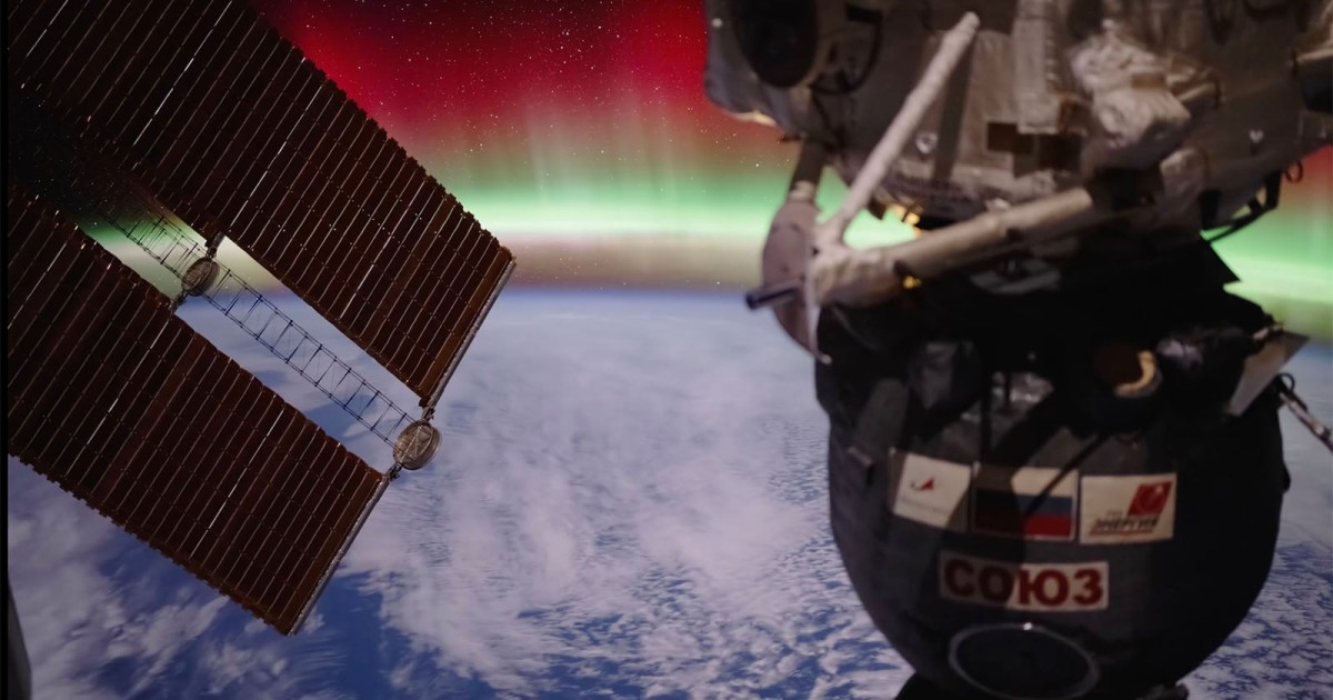 This Spellbinding 4K Timelapse of Aurora Lights is Made From Thousands of Astronaut Photos