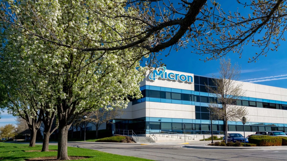 Micron (MU) Stock Slides as SK Hynix Launches U.S. Trading — Should Investors Buy the Dip?
