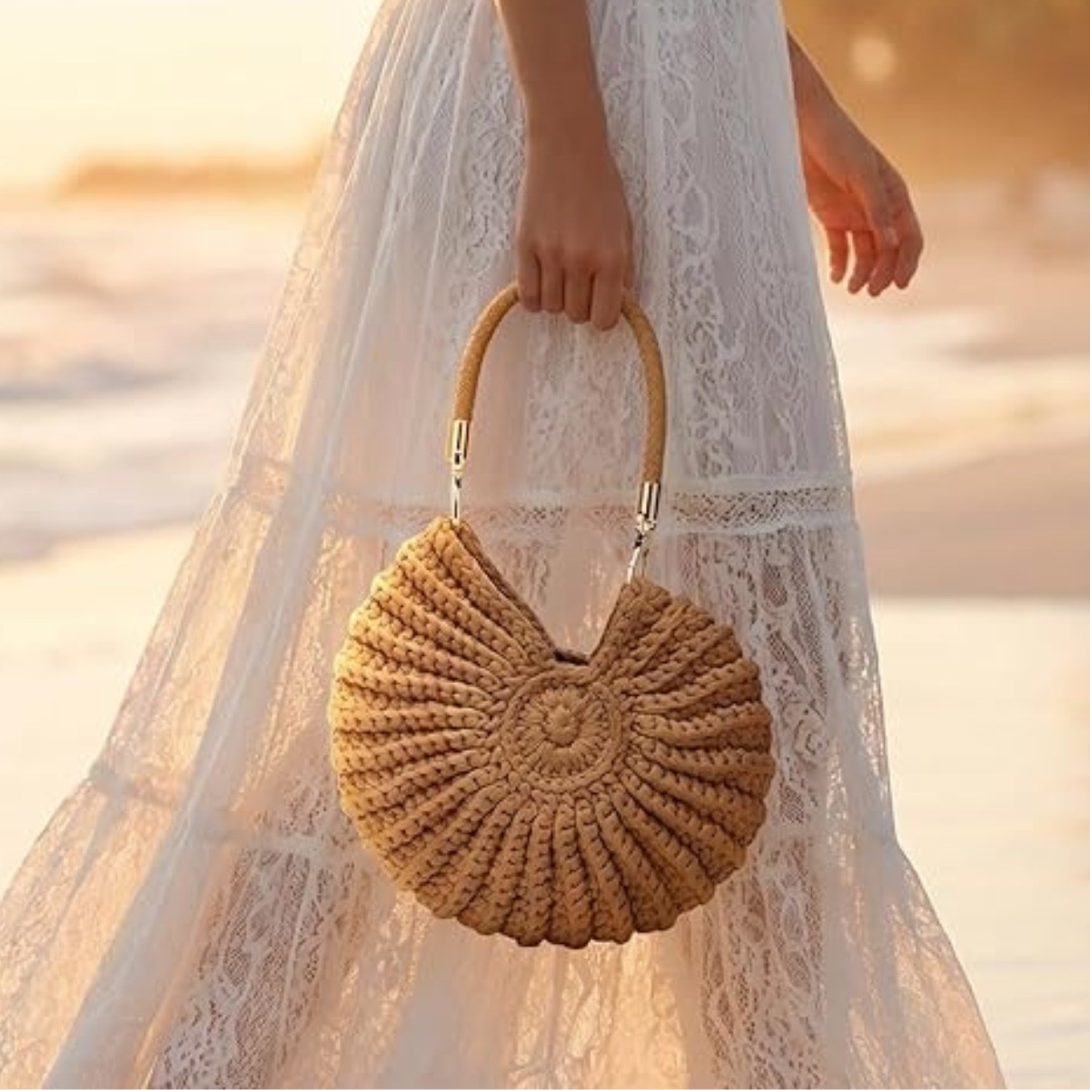 Amazon’s Viral $30 Shell Handbag Is Fit for a Mermaid