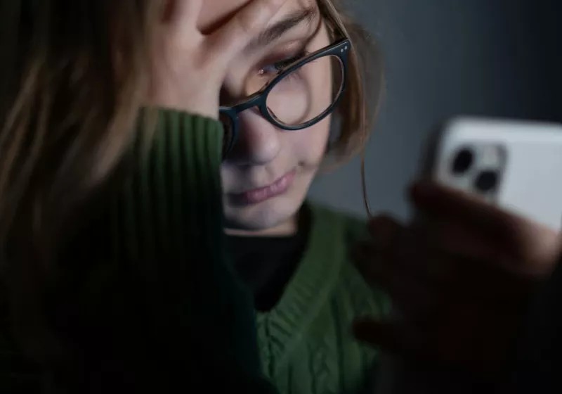 France just voted to ban kids under 15 from social media, but Australia's ban shows how hard that is to enforce