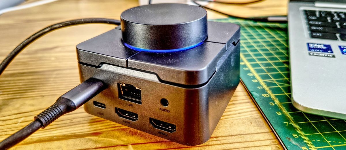 TobenONE UDS060 review: This compact 11-in-1 USB-C dock is one of the smallest I've ever tested