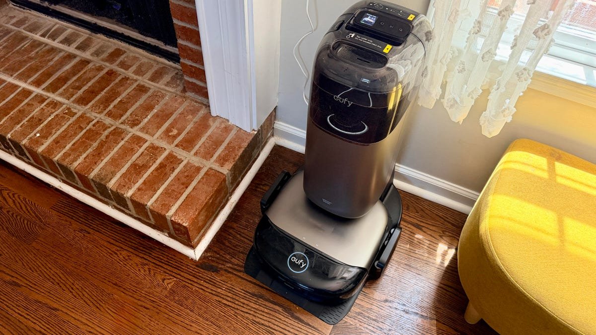 Finally, an odor-free robot vacuum and mop that has no problem handling my pet's hair
