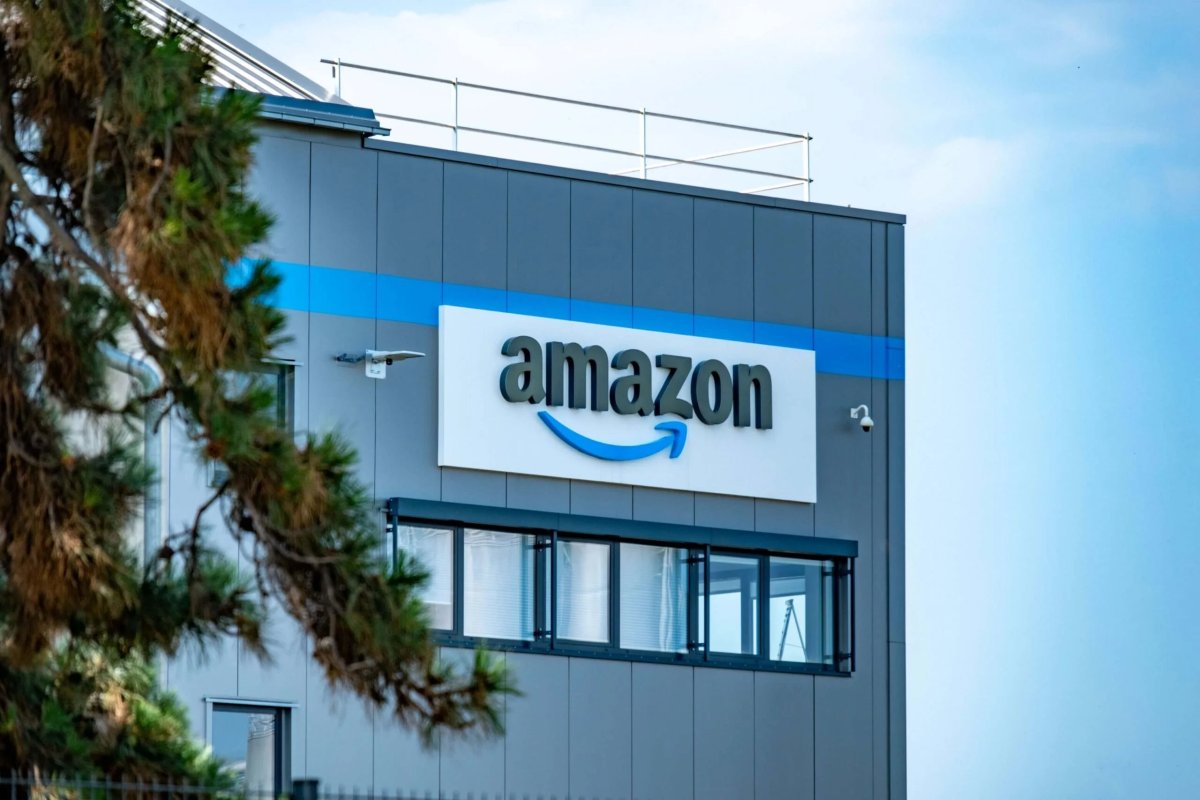 Amazon (AMZN) Stock Positioned to Reach Historic $1 Trillion Revenue Milestone by 2028