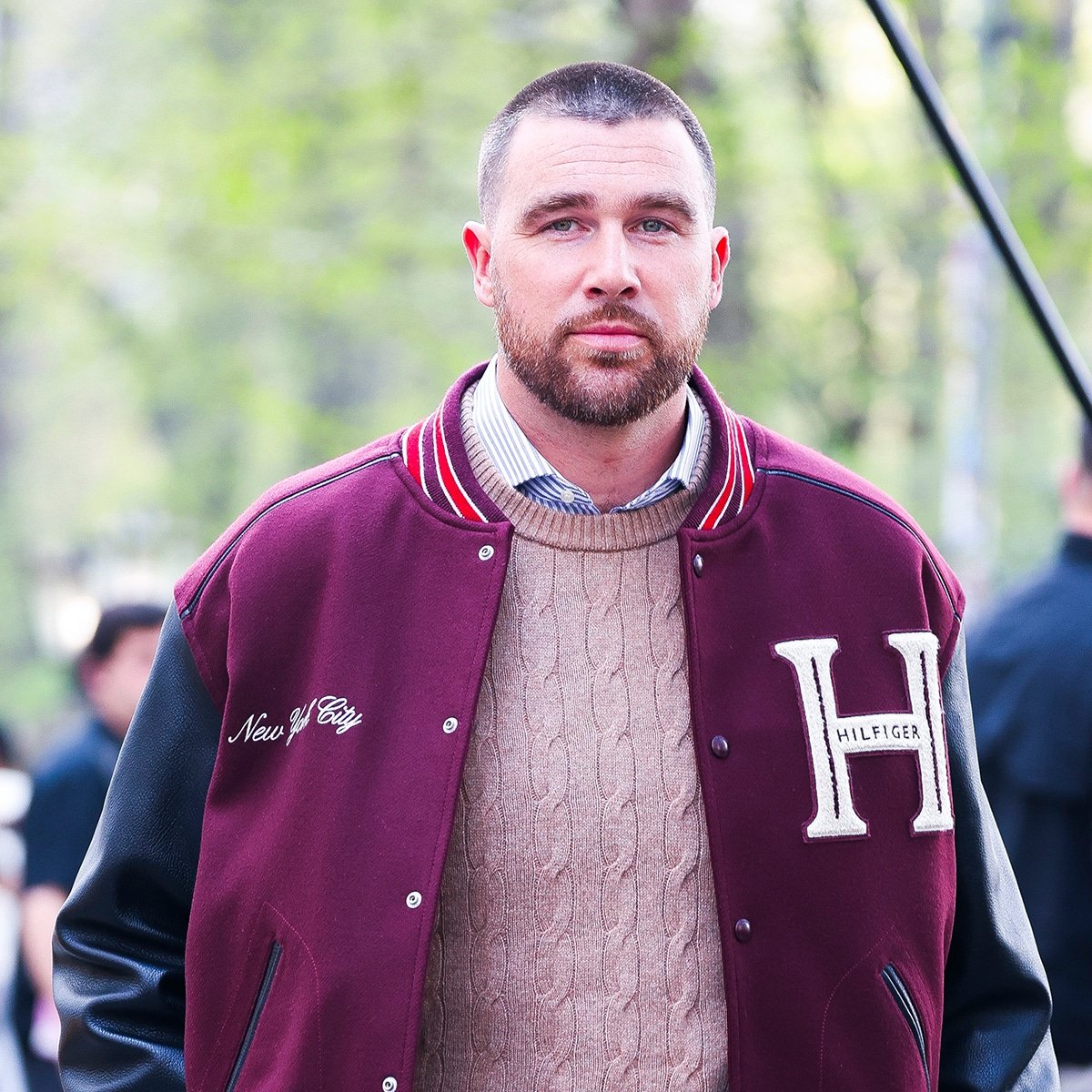 Travis Kelce Reacts to Fake AI Photo of Taylor Swift Wedding