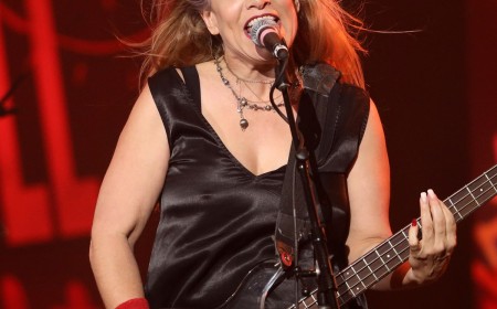 L7 Bassist Jennifer Finch Dead at 59 After Brain Cancer Battle