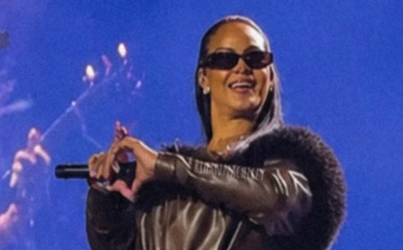 Rihanna trolled over 'lazy' performance as she returns to stage with Jay-Z for first time in THREE years