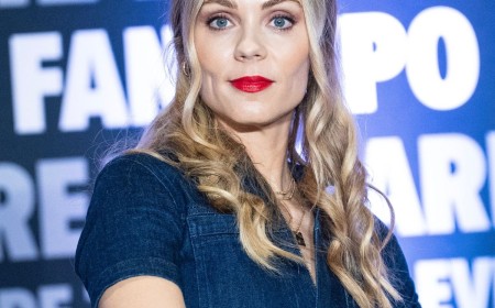 Smallville’s Laura Vandervoort Shares “Traumatizing” Miscarriage