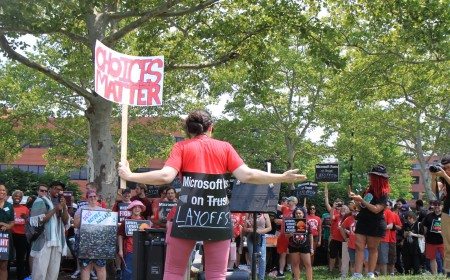 Hundreds rally at Bethesda HQ to protest Xbox layoffs, and Ars was there
