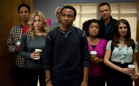 Community Movie Gets New Status Update From Dan Harmon & Stars After Exciting Reunion Series