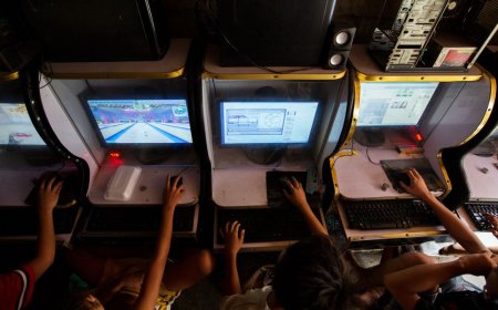 Philippine town closes all 'Pisonet' computer rental shops in wake of school shooting — incident blamed on violent video games, shops closed 'for the safety of the youth'