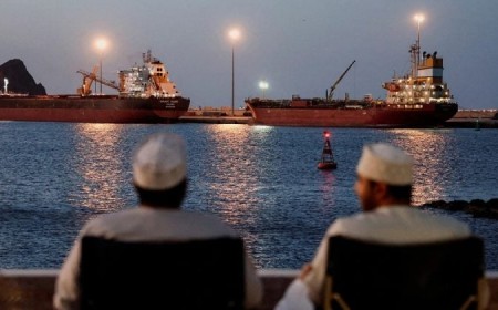 Iraq urges restraint as US-Iran tensions threaten Strait of Hormuz shipping