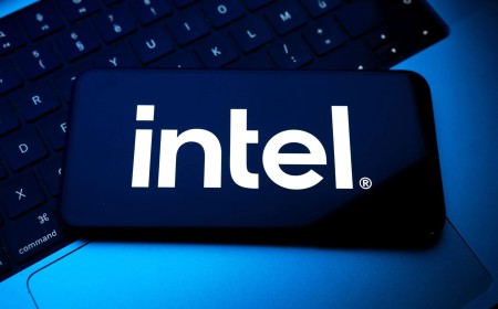 Intel (INTC) Stock Plunges Nearly 10% Following Samsung’s Q1 Earnings Report
