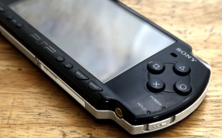 Modder successfully runs Counter-Strike clone at 60 FPS on the original Sony PSP — created his own Rust-based 3D engine to power 480 x 272 gameplay, also works on PS Vita