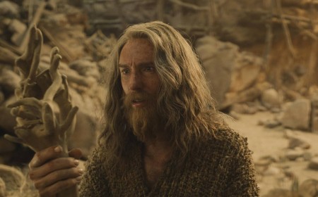 Rings Of Power Star Teases Gandalf's New Mindset After Season 3 Time Jump