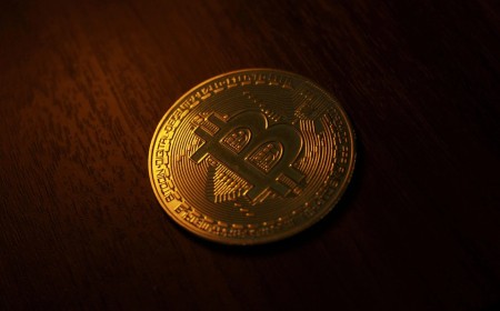 Bitcoin (BTC) Slides Under $62K as Iran Tensions Escalate and Oil Surges