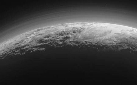 New Horizons Pluto probe just woke itself up after 321 days of hibernation