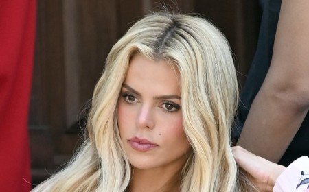 Brooks Nader suffers X-rated wardrobe mishap in PUBLIC as she shoots lingerie ad for Victoria's Secret