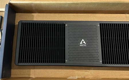 Arctic Senza AI 370 review: Strix Point in a stealthy under-desk fanless design
