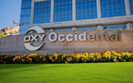 Occidental Petroleum (OXY) Surges Nearly 4% on Analyst Upgrade and Crude Rally