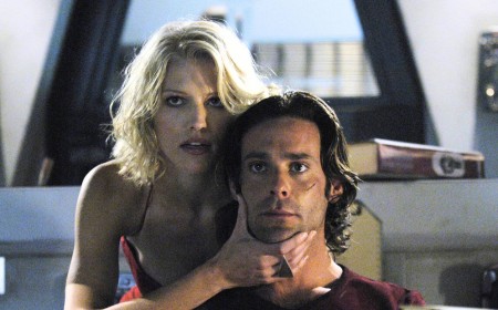 Syfy's 10/10 Space Opera Remake Is So Good, We Forgave It For Totally Ignoring Canon