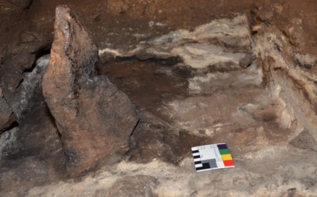 Burnt Grass in Australian Cave Hints at Prehistoric ‘Magic’ Rituals
