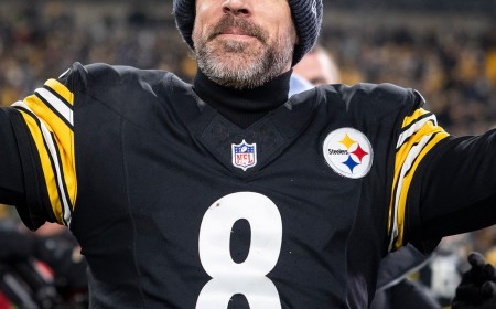 Aaron Rodgers Reunites With His Family After Decade-Long Estrangement