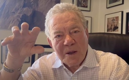 Star Trek icon William Shatner baffles fans as he makes bizarre career pivot at 95