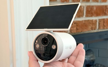 I set up a solar panel security camera in my yard - and the image quality beat my Ring