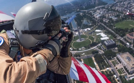 NASA Photographer Soars Over Washington in a Fighter Jet