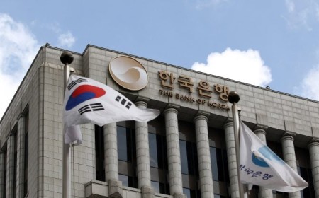 South Korea stocks slump after first rate rise in three years
