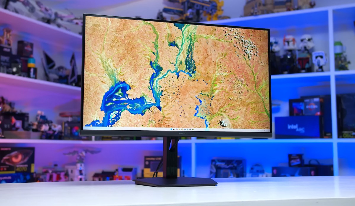 Samsung Odyssey G80HS 32" Review: Going 6K