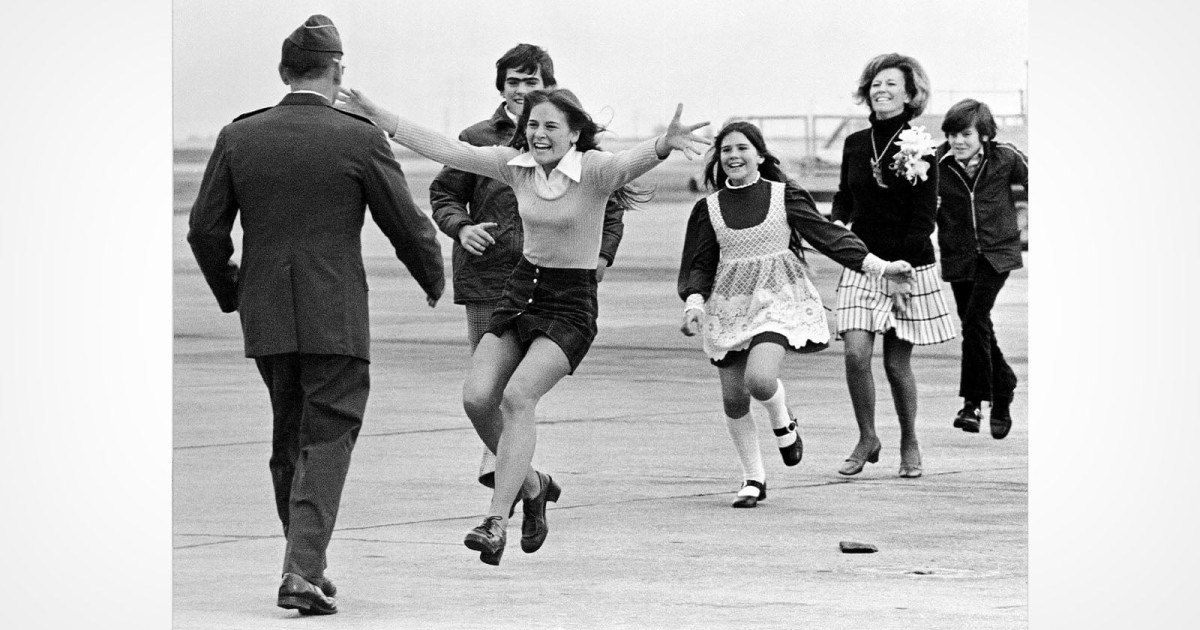 Sal Veder, Photographer Who Captured Famous ‘Burst of Joy’ Image, Dies Age 99