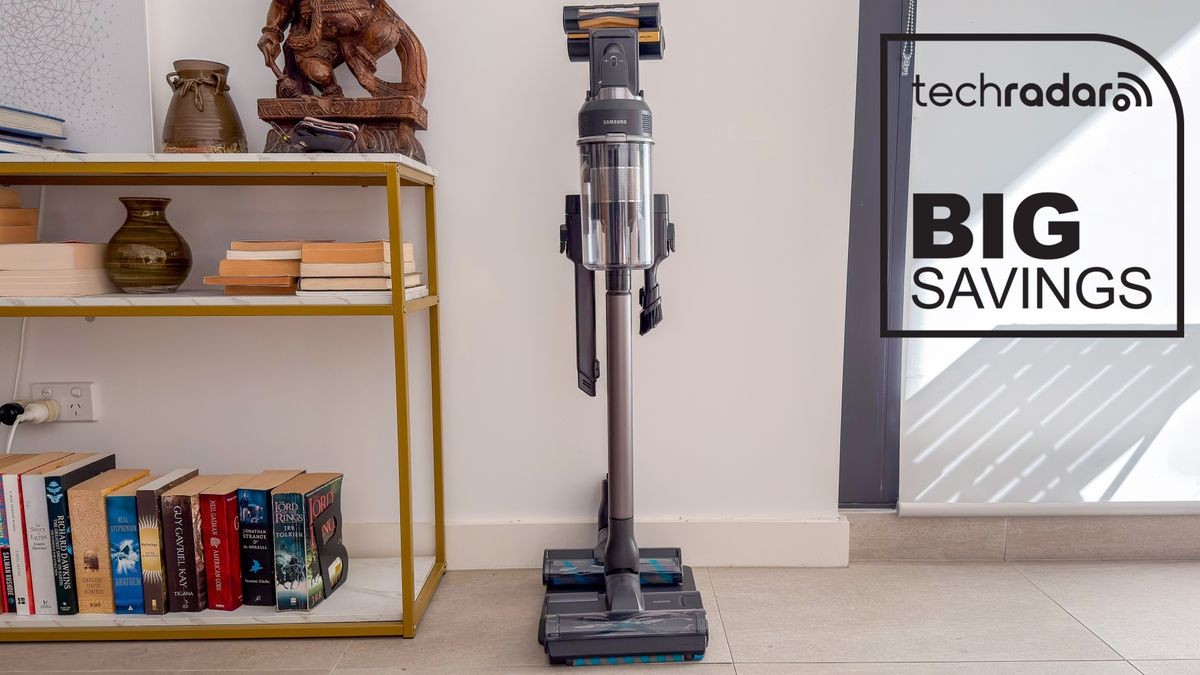 I just gave this stick vacuum 5 stars and now it's half off — get the Samsung Jet 95S for just AU$399