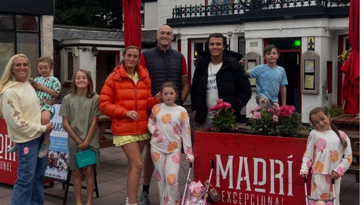 Venezuela Fury and husband Noah Price reunite with her family on the Isle Of Man over a pub lunch as they film new At Home With The Furys series