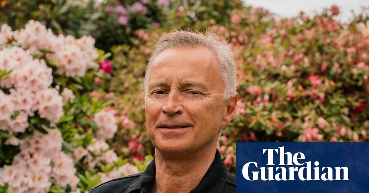 Post your questions for Robert Carlyle