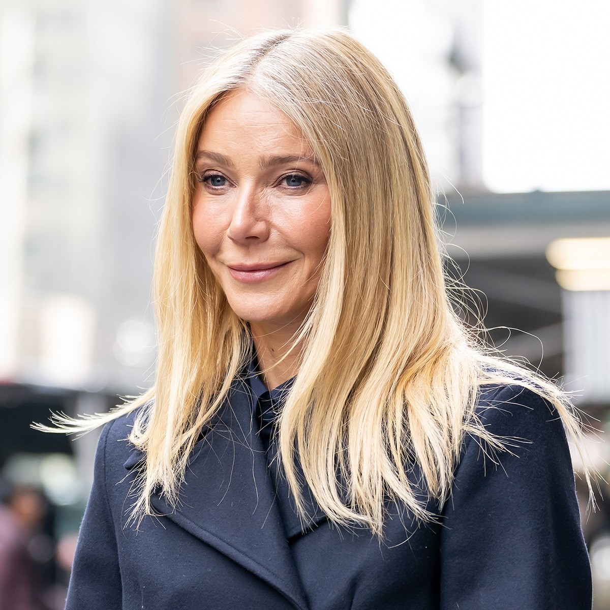 Gwyneth Paltrow, Daughter Apple Martin Twin In Sweet Summer Selfie