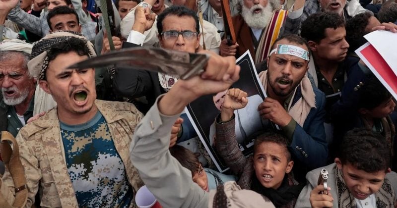 Houthis launch missile, drone attacks on Al-Makha military sites