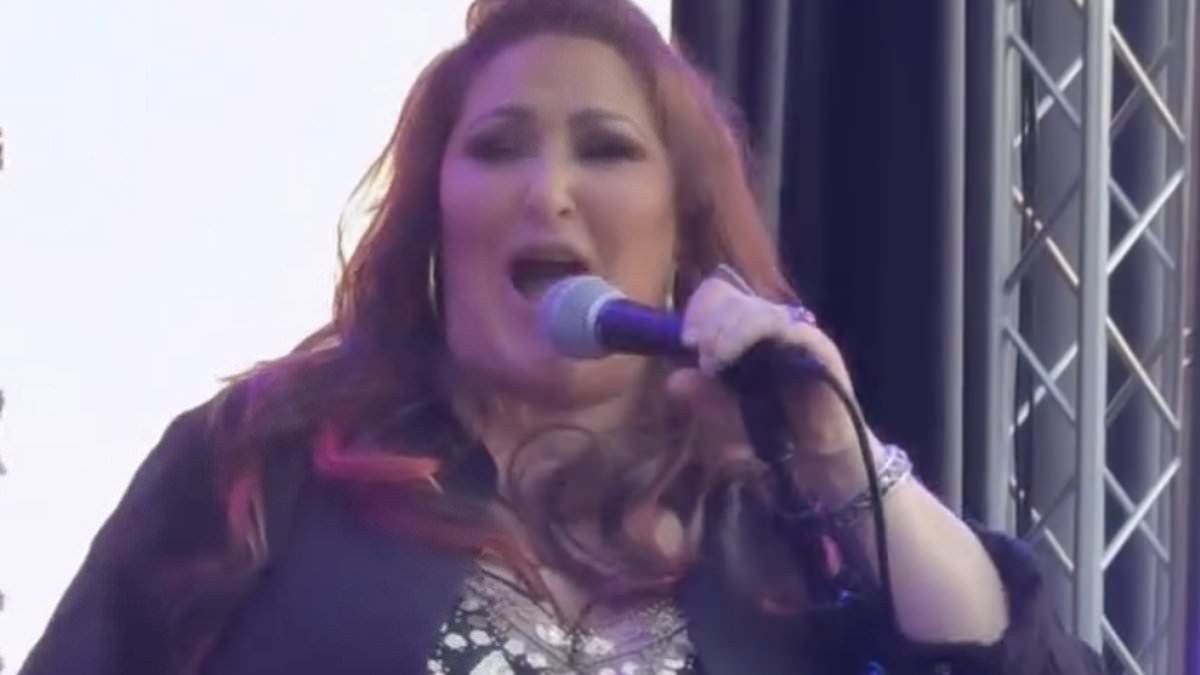'80s pop star Tiffany targeted by body-shamers after breaking silence on secret health battle that led to weight gain