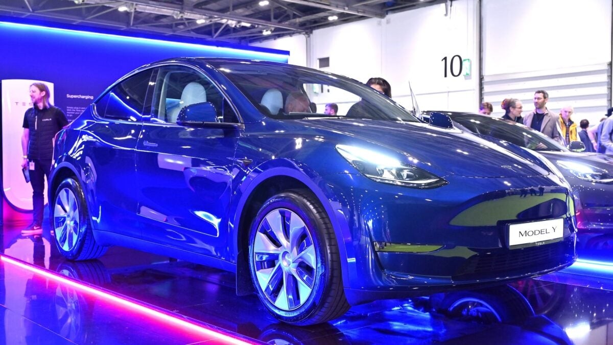 Tesla Has to Fix 20,000 Vehicles With Too-Bright Headlights It’s Known About Since 2024