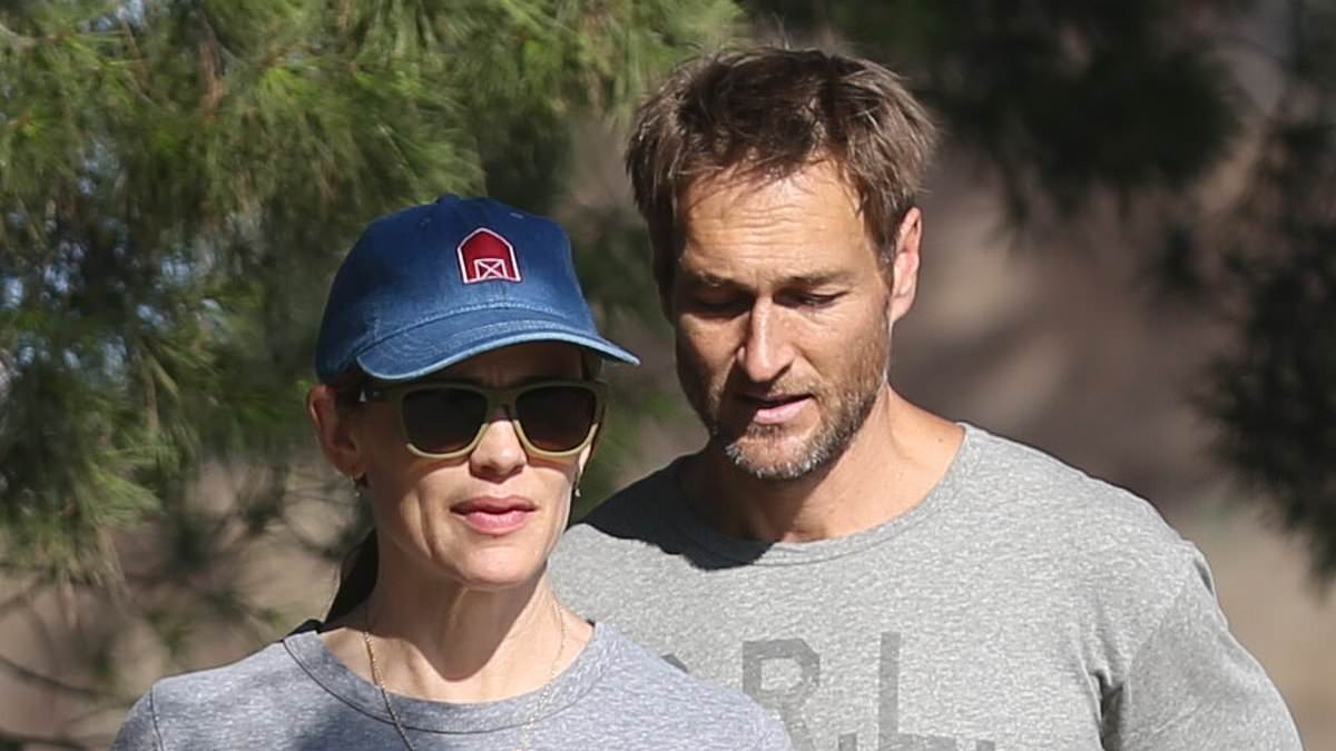 Jennifer Garner and boyfriend John Miller enjoy VERY rare outing together as they hike with their dogs in LA