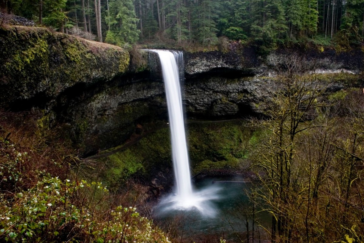 Tourist Falls to Death While Posing for Photo Shoot at 177-Foot Waterfall