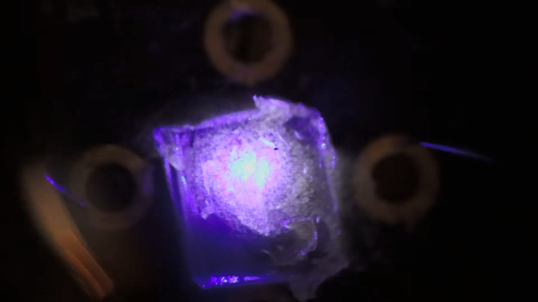 Mad scientist makes LEDs in his backyard — semiconductor wizard who made his own RAM turns his attention to using bathroom eBay laser to etch sapphire wafers