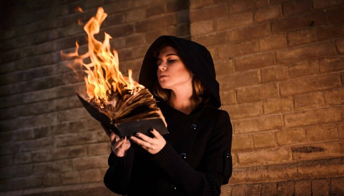 AI companies are burning books, advocates complain to FTC