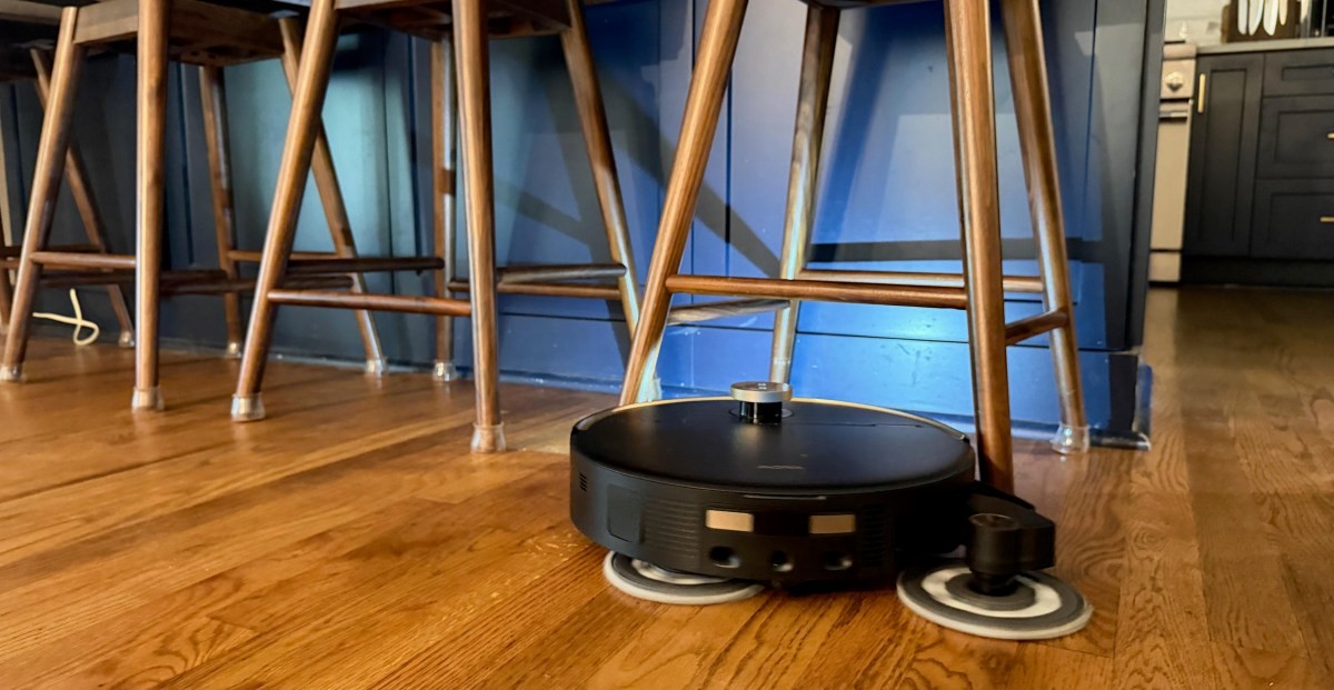 This robot vacuum solves my kitchen stool problem