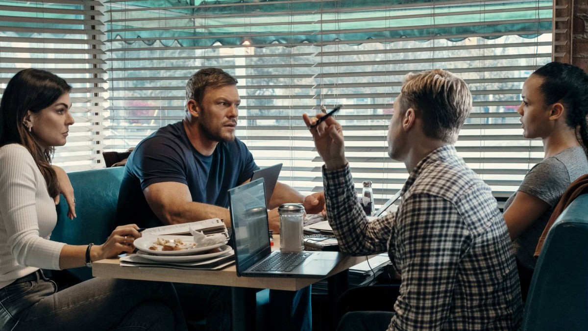 Reacher Subtly Explains Why Jack Reacher Doesn't Call The Special Investigators For Help In Season 4