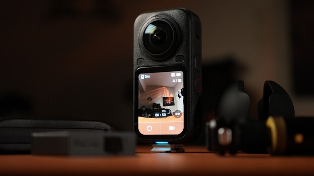 Giving Bigger Camera Energy: We Review the Insta360 X6