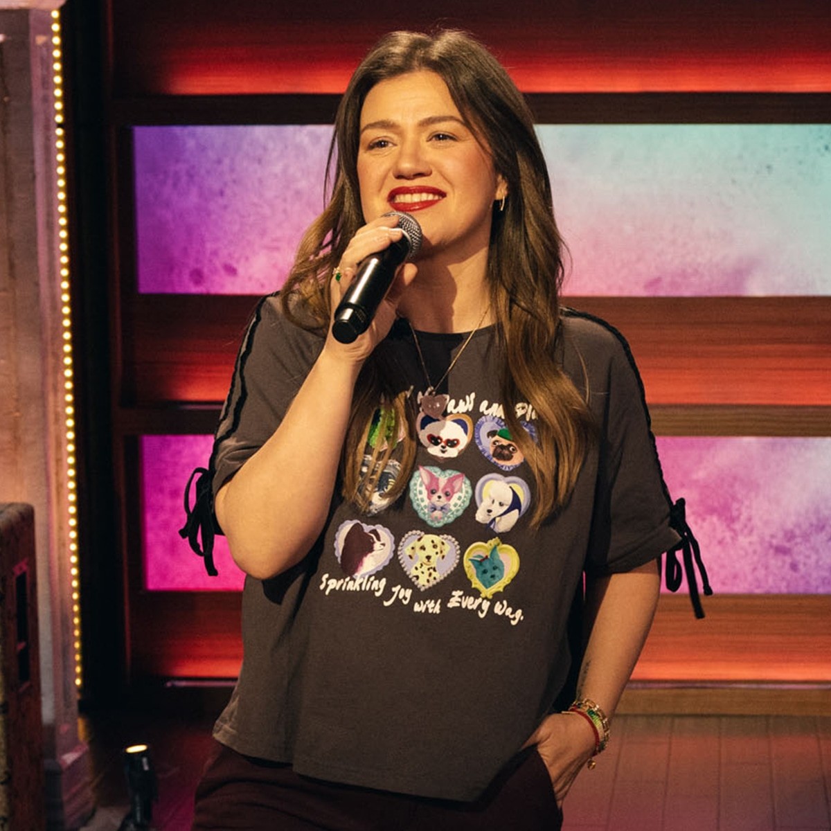 Kelly Clarkson Narrowly Avoids Wardrobe Malfunction at Las Vegas Show